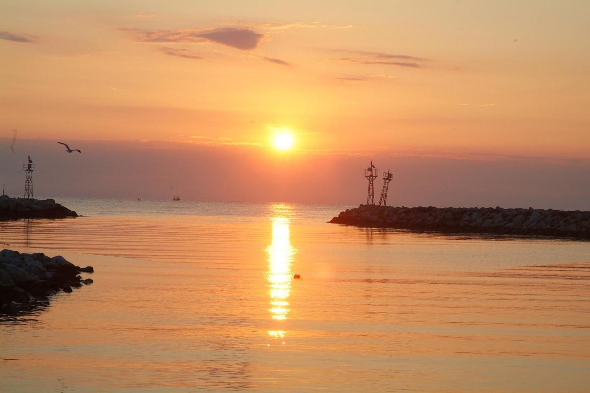 Hotel Platon Beach Olympiakí Aktí Екстериор снимка